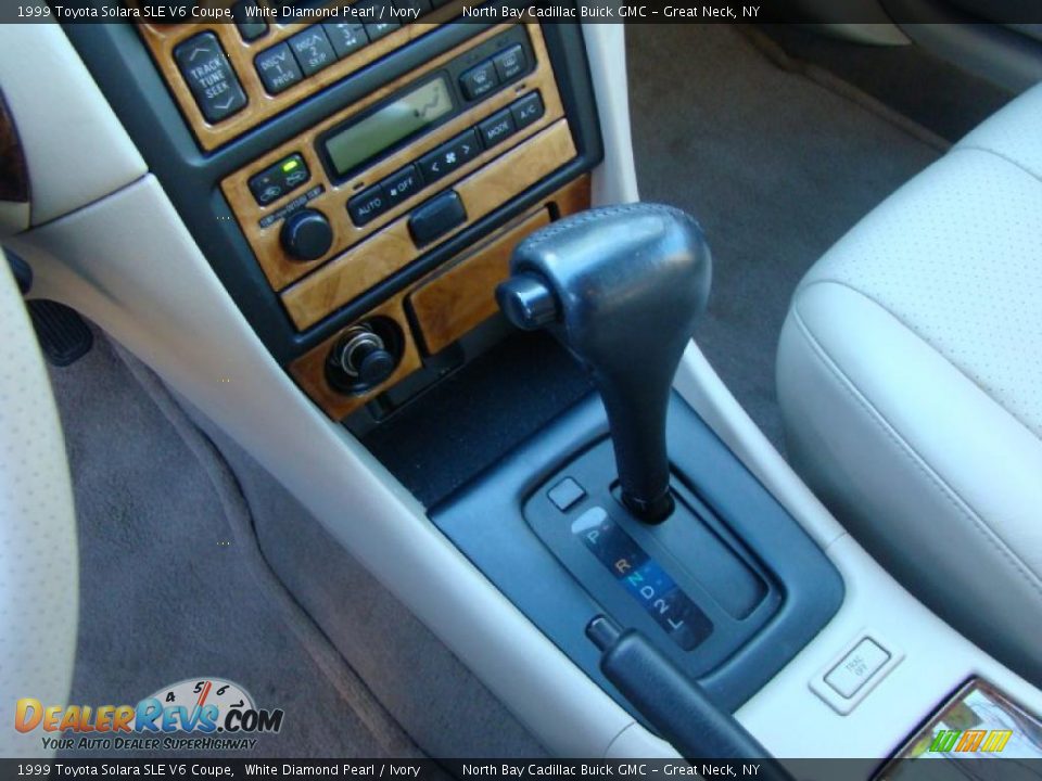 1999 Toyota Solara SLE V6 Coupe Shifter Photo #16