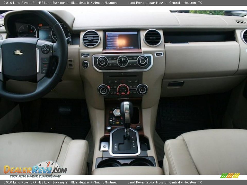 Dashboard of 2010 Land Rover LR4 HSE Lux Photo #5