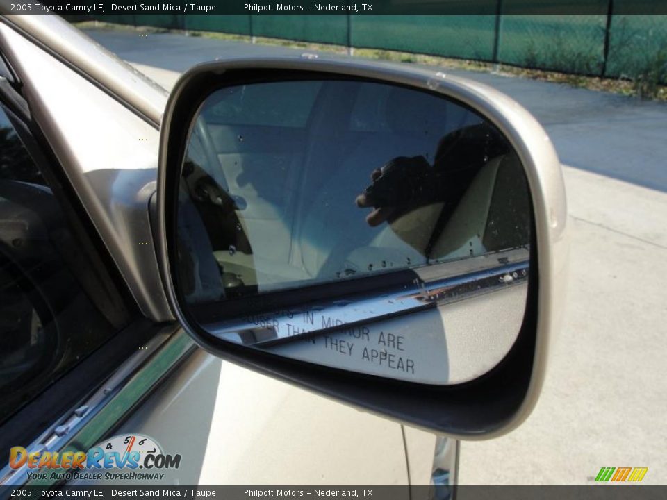 2005 Toyota Camry LE Desert Sand Mica / Taupe Photo #17