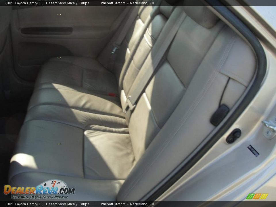 2005 Toyota Camry LE Desert Sand Mica / Taupe Photo #29