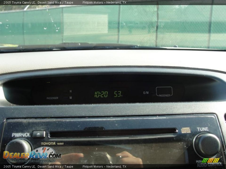 2005 Toyota Camry LE Desert Sand Mica / Taupe Photo #36