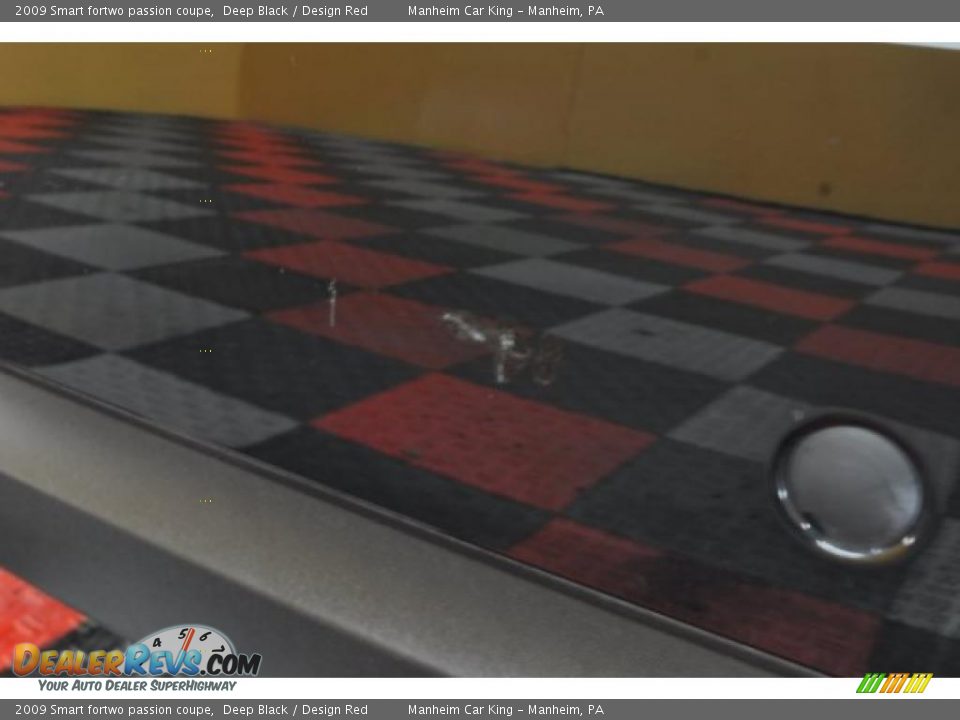 2009 Smart fortwo passion coupe Deep Black / Design Red Photo #15