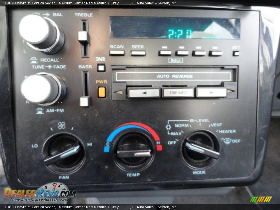 Controls of 1989 Chevrolet Corsica Sedan Photo #14
