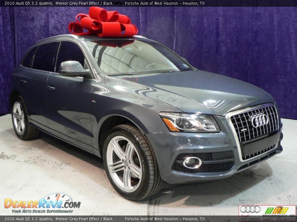 Front 3/4 View of 2010 Audi Q5 3.2 quattro Photo #1