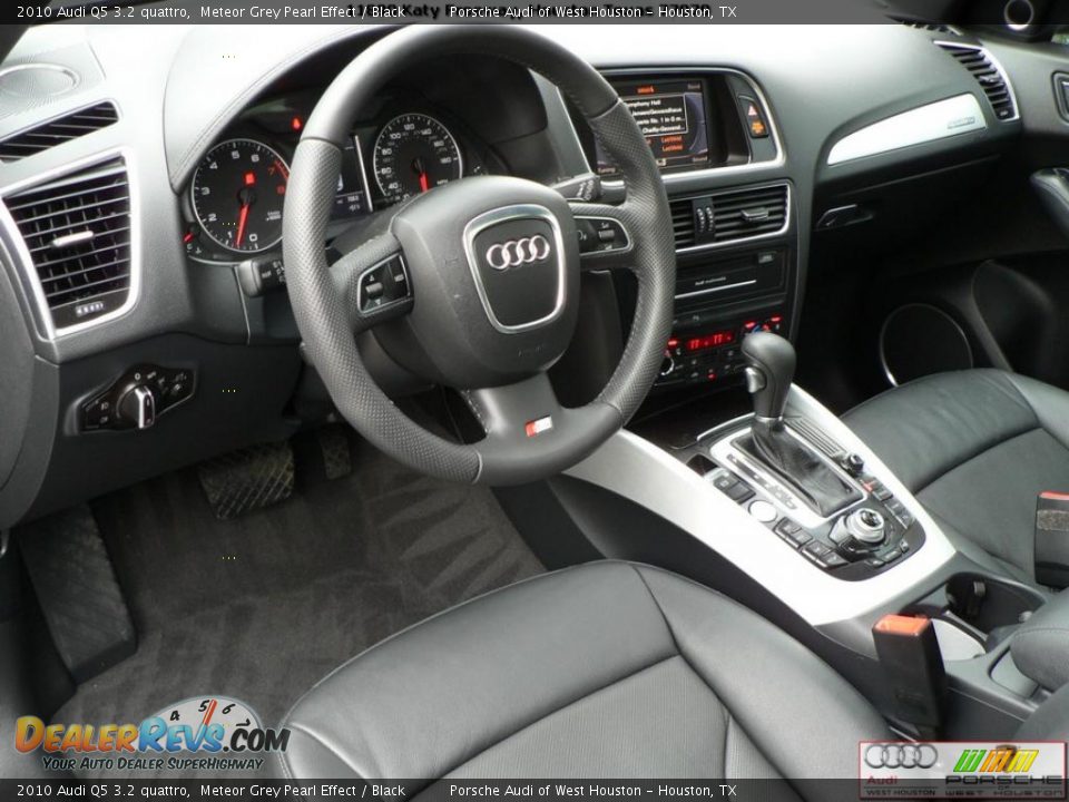 Black Interior - 2010 Audi Q5 3.2 quattro Photo #6