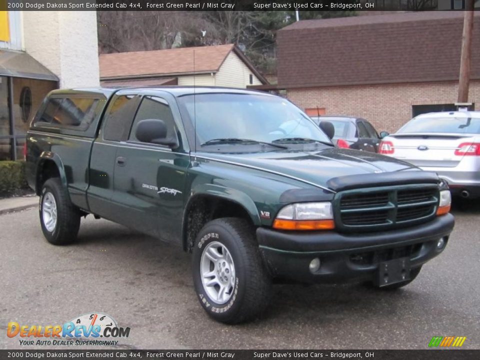 Front 3/4 View of 2000 Dodge Dakota Sport Extended Cab 4x4 Photo #1