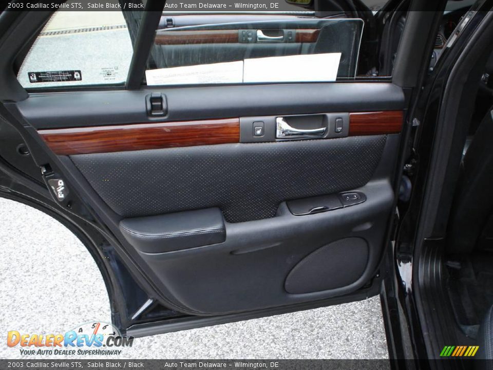 Door Panel of 2003 Cadillac Seville STS Photo #17