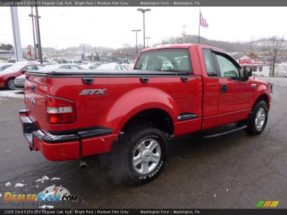 2005 Ford F150 STX Regular Cab 4x4 Bright Red / Medium Flint Grey Photo #4