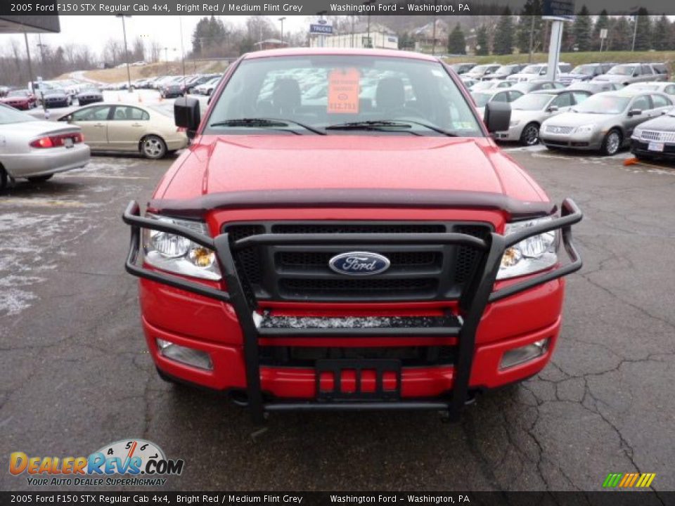 2005 Ford F150 STX Regular Cab 4x4 Bright Red / Medium Flint Grey Photo #7