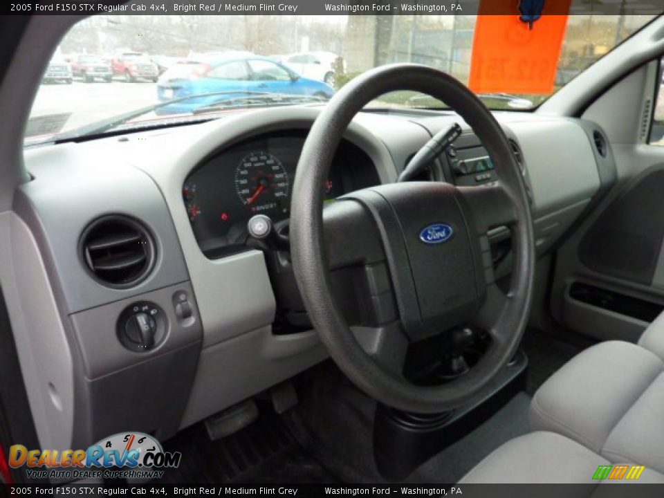 Medium Flint Grey Interior - 2005 Ford F150 STX Regular Cab 4x4 Photo #11