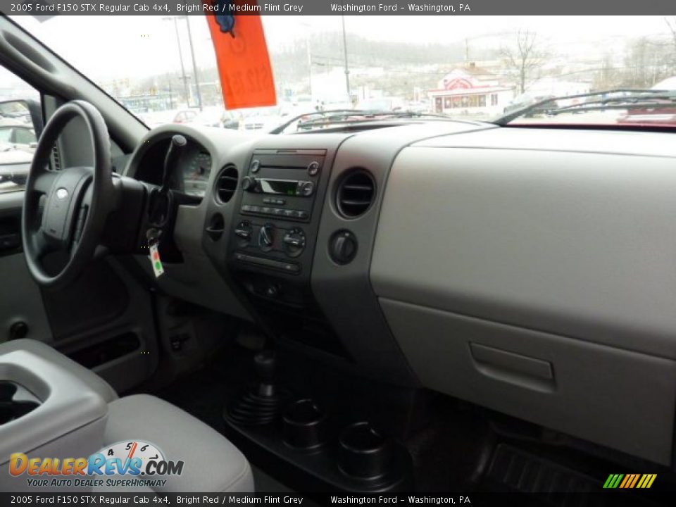 2005 Ford F150 STX Regular Cab 4x4 Bright Red / Medium Flint Grey Photo #16