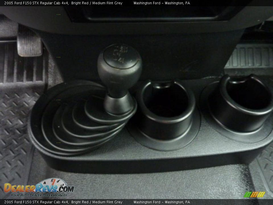 2005 Ford F150 STX Regular Cab 4x4 Bright Red / Medium Flint Grey Photo #18