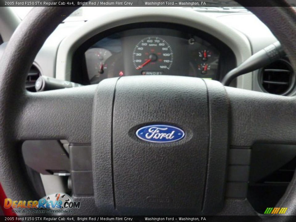 2005 Ford F150 STX Regular Cab 4x4 Steering Wheel Photo #19