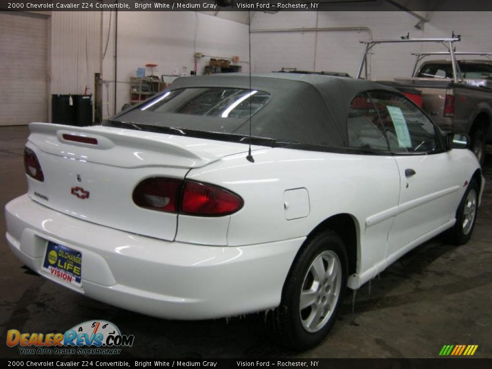 2000 Chevrolet Cavalier Z24 Convertible Bright White / Medium Gray Photo #2
