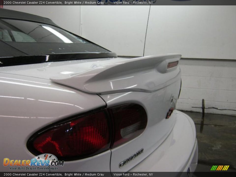2000 Chevrolet Cavalier Z24 Convertible Bright White / Medium Gray Photo #12