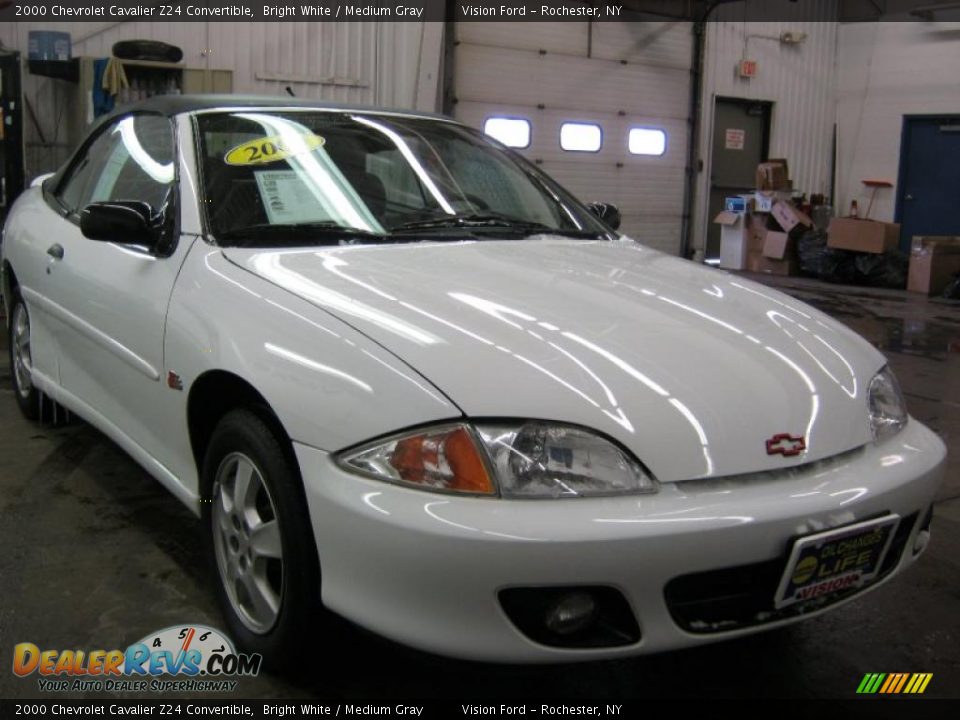 2000 Chevrolet Cavalier Z24 Convertible Bright White / Medium Gray Photo #16