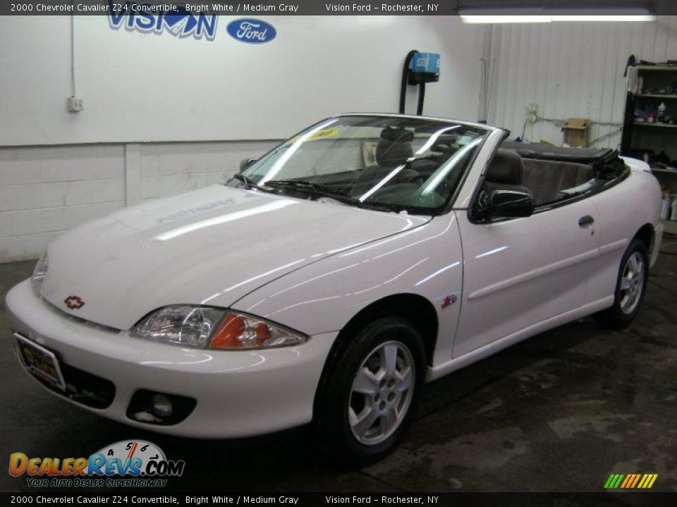 2000 Chevrolet Cavalier Z24 Convertible Bright White / Medium Gray Photo #23