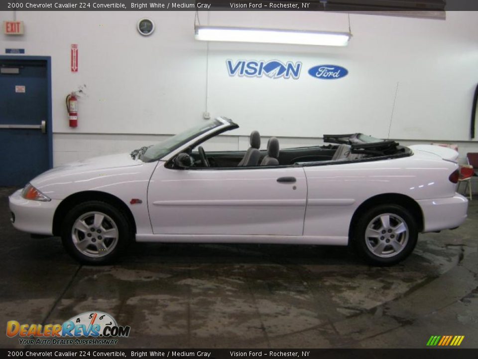 2000 Chevrolet Cavalier Z24 Convertible Bright White / Medium Gray Photo #24