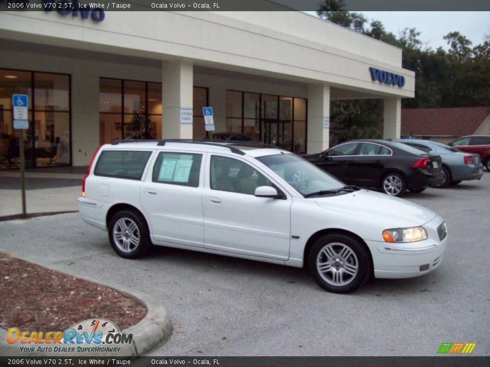 2006 Volvo V70 2.5T Ice White / Taupe Photo #8