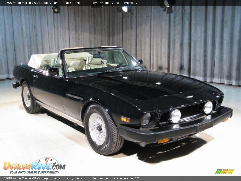 Front 3/4 View of 1988 Aston Martin V8 Vantage Volante Photo #3