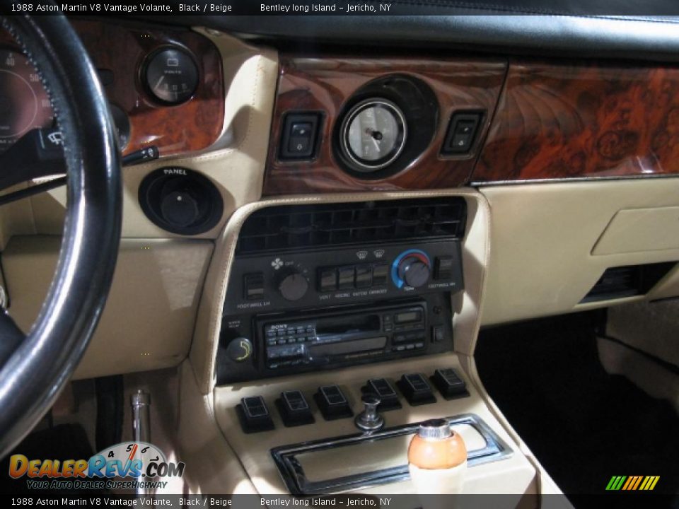 Controls of 1988 Aston Martin V8 Vantage Volante Photo #8
