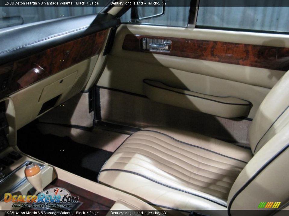Beige Interior - 1988 Aston Martin V8 Vantage Volante Photo #12