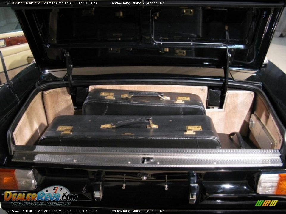 1988 Aston Martin V8 Vantage Volante Trunk Photo #17