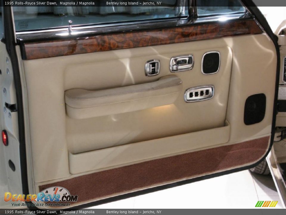 1995 Rolls-Royce Silver Dawn Magnolia / Magnolia Photo #16