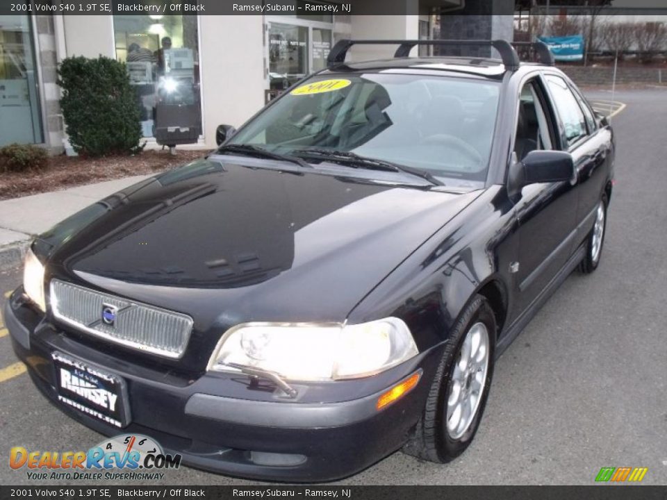 2001 Volvo S40 1.9T SE Blackberry / Off Black Photo #1