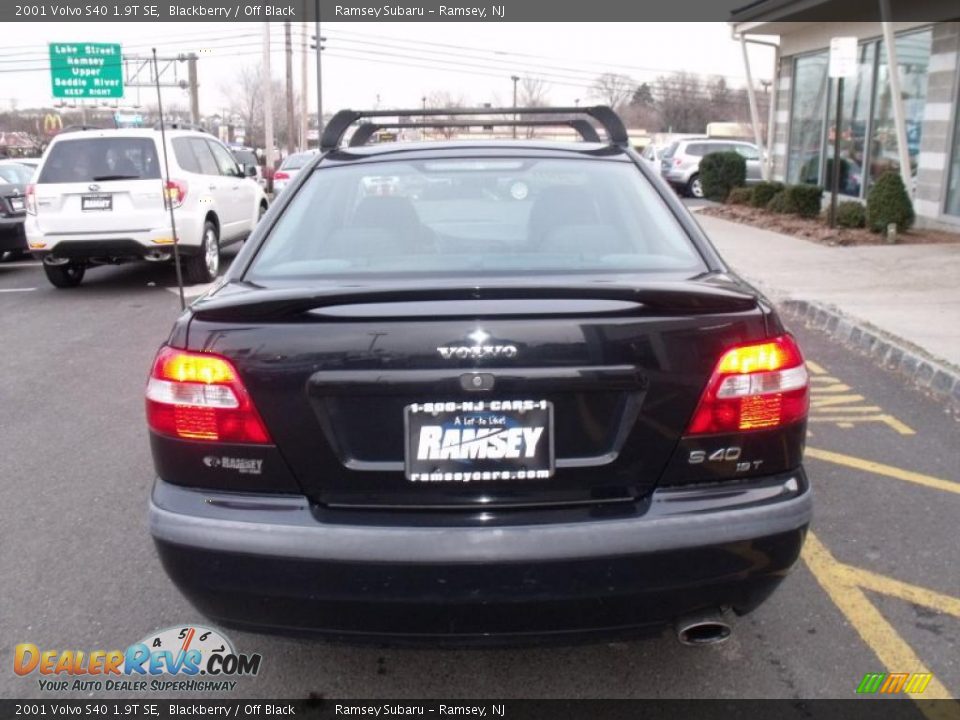 2001 Volvo S40 1.9T SE Blackberry / Off Black Photo #4