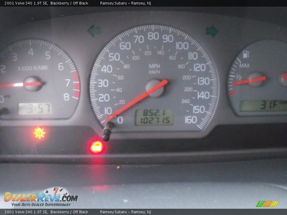 2001 Volvo S40 1.9T SE Blackberry / Off Black Photo #17