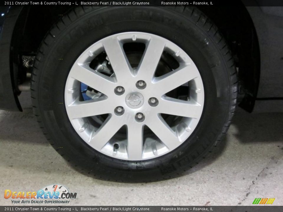 2011 Chrysler Town & Country Touring - L Wheel Photo #11