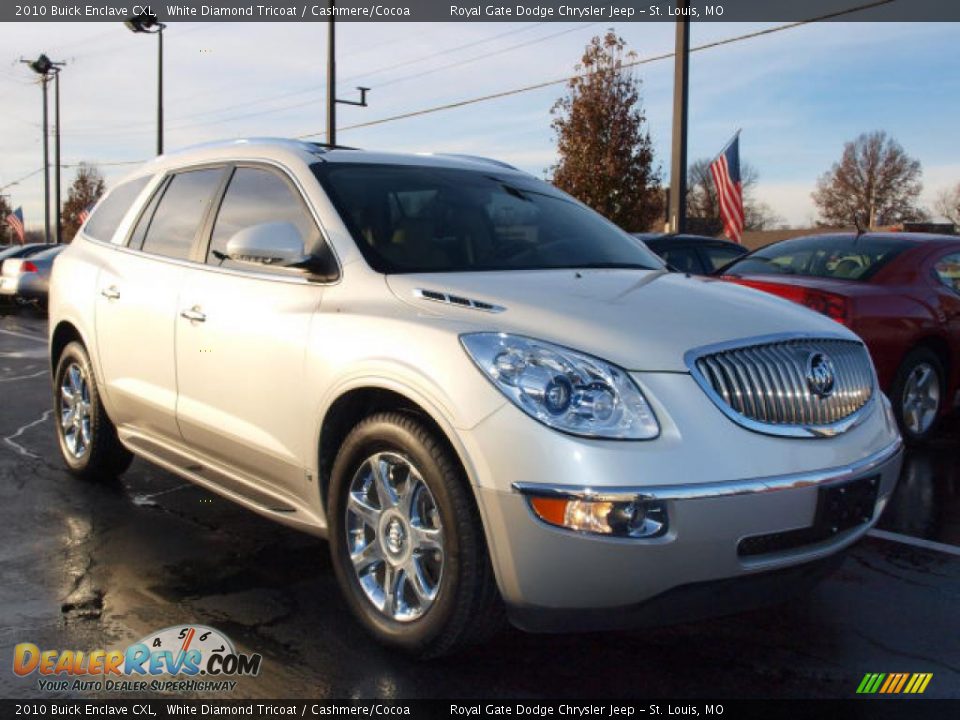 2010 Buick Enclave CXL White Diamond Tricoat / Cashmere/Cocoa Photo #2