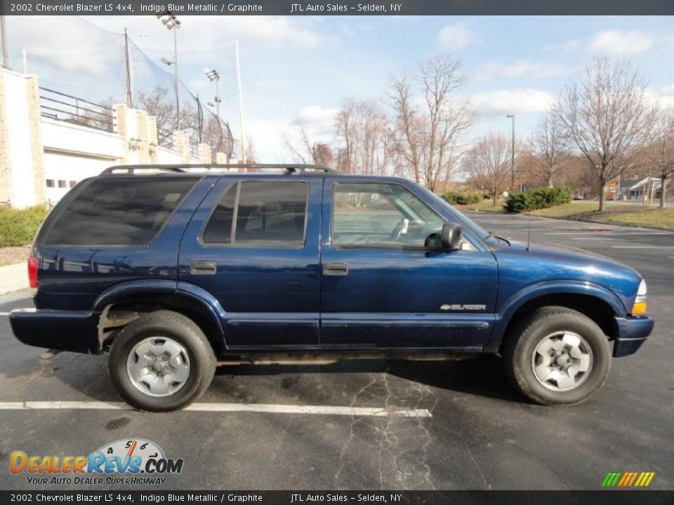 2002 Chevrolet Blazer LS 4x4 Indigo Blue Metallic / Graphite Photo #6