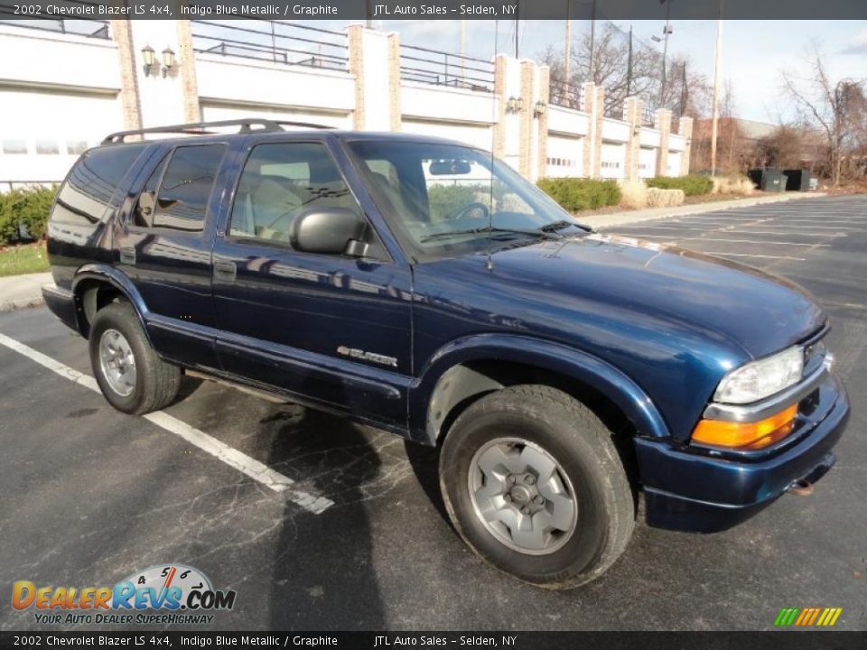 2002 Chevrolet Blazer LS 4x4 Indigo Blue Metallic / Graphite Photo #7