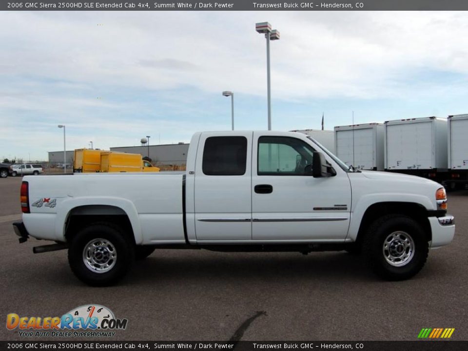 2006 GMC Sierra 2500HD SLE Extended Cab 4x4 Summit White / Dark Pewter Photo #2