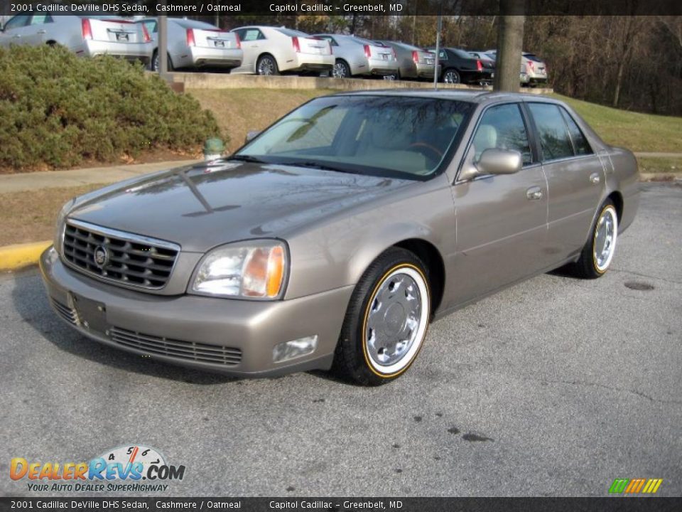 Front 3/4 View of 2001 Cadillac DeVille DHS Sedan Photo #8