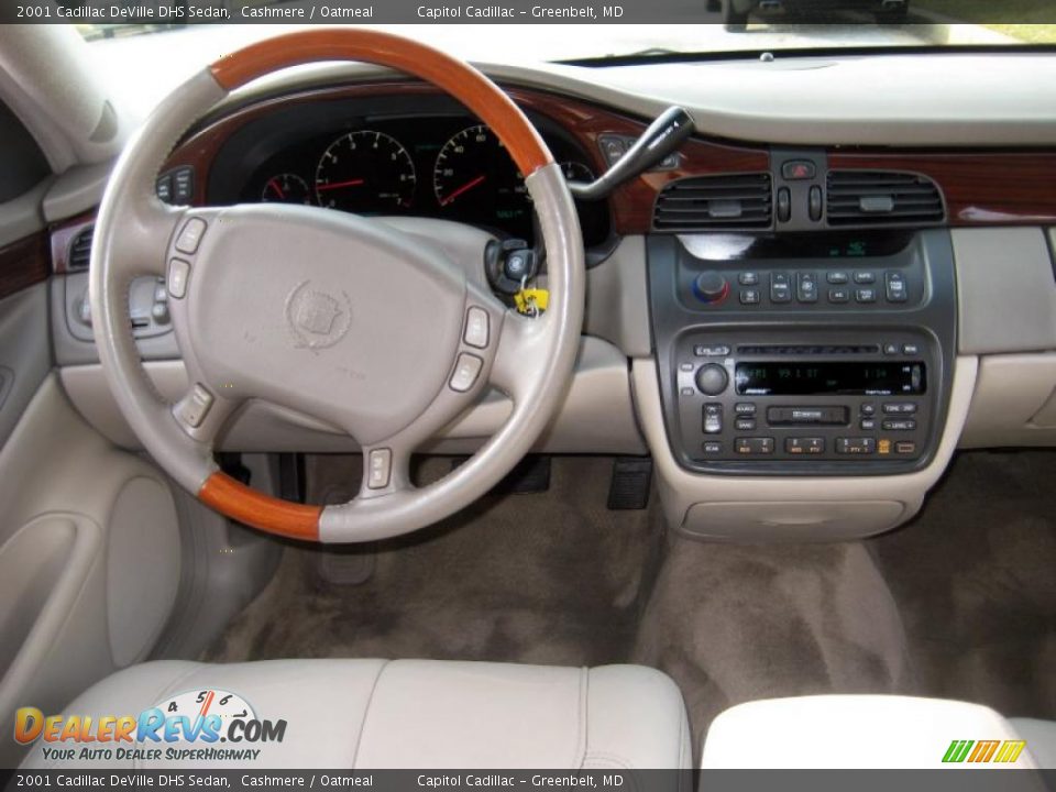 Dashboard of 2001 Cadillac DeVille DHS Sedan Photo #15