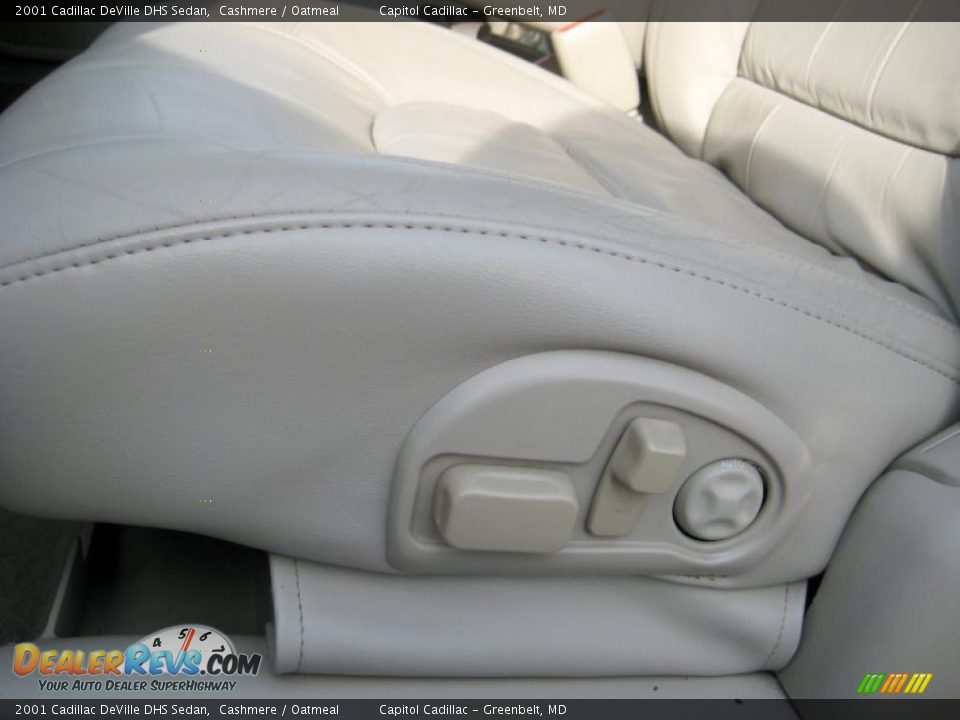 2001 Cadillac DeVille DHS Sedan Cashmere / Oatmeal Photo #20