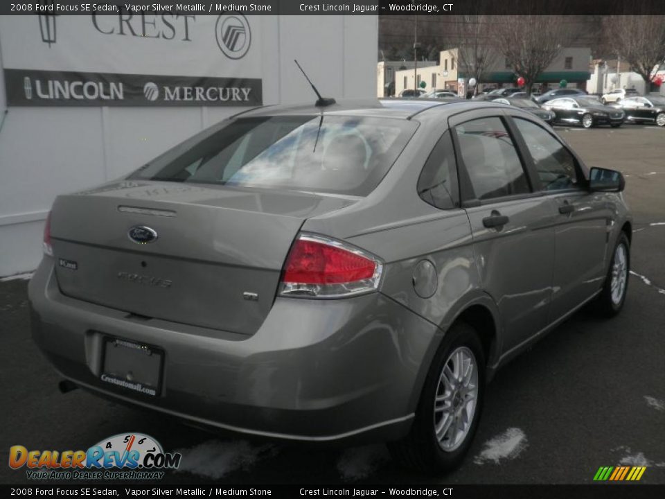 2008 Ford Focus SE Sedan Vapor Silver Metallic / Medium Stone Photo #3