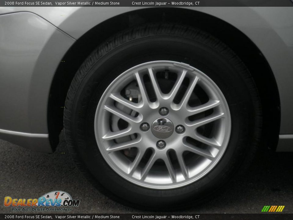 2008 Ford Focus SE Sedan Vapor Silver Metallic / Medium Stone Photo #13