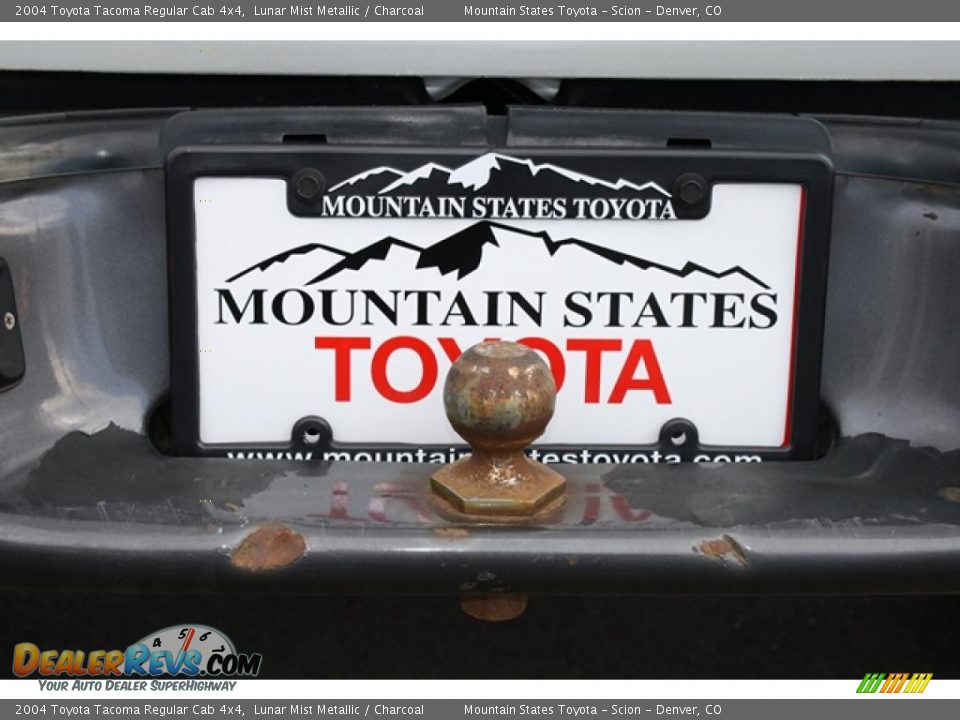 2004 Toyota Tacoma Regular Cab 4x4 Lunar Mist Metallic / Charcoal Photo #26