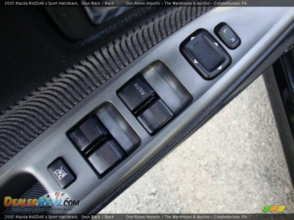 Controls of 2005 Mazda MAZDA6 s Sport Hatchback Photo #15