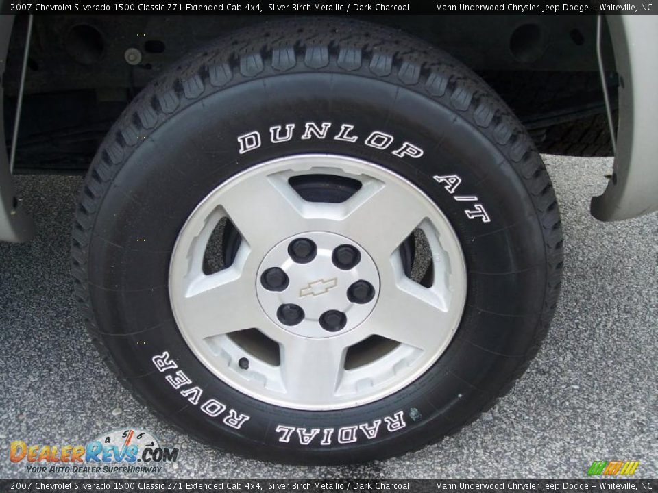 2007 Chevrolet Silverado 1500 Classic Z71 Extended Cab 4x4 Silver Birch Metallic / Dark Charcoal Photo #9