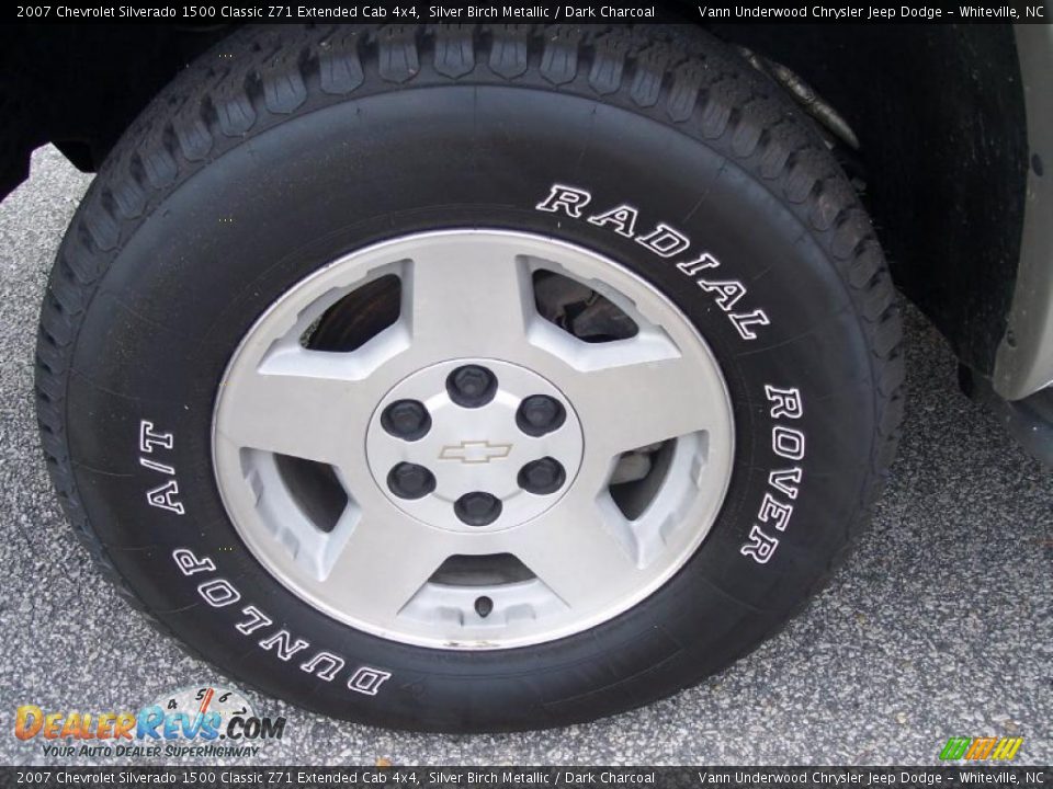 2007 Chevrolet Silverado 1500 Classic Z71 Extended Cab 4x4 Silver Birch Metallic / Dark Charcoal Photo #11