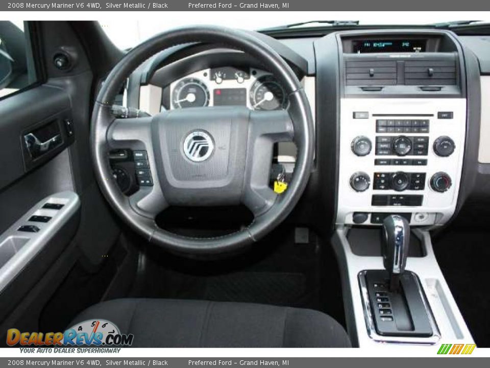 Dashboard of 2008 Mercury Mariner V6 4WD Photo #8