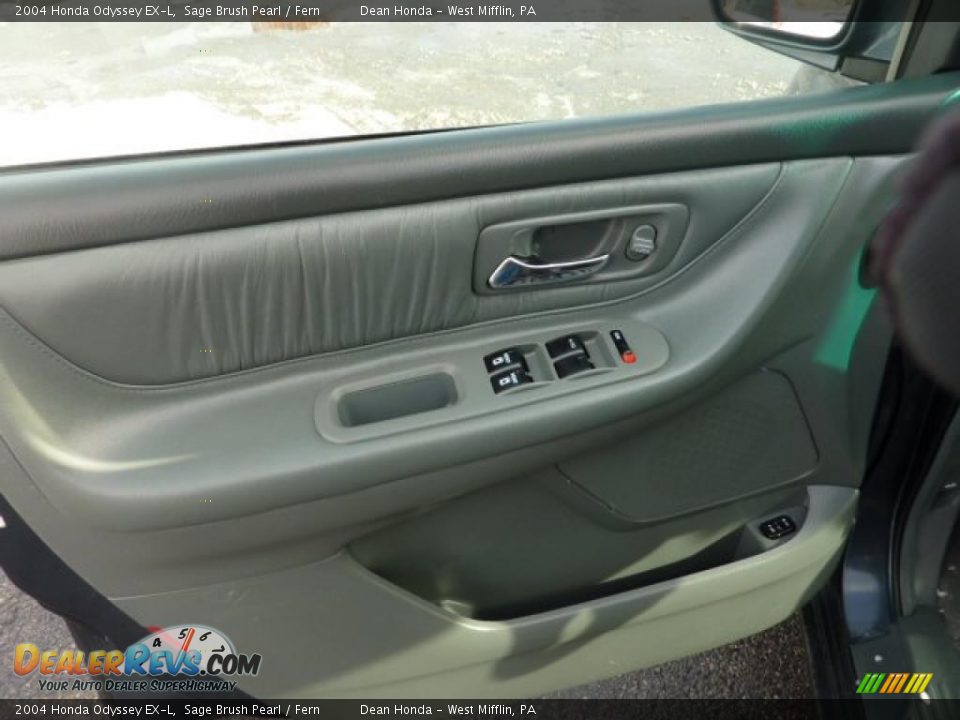 Door Panel of 2004 Honda Odyssey EX-L Photo #12