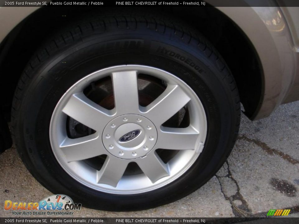 2005 Ford Freestyle SE Wheel Photo #8