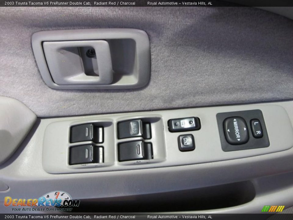 Controls of 2003 Toyota Tacoma V6 PreRunner Double Cab Photo #13