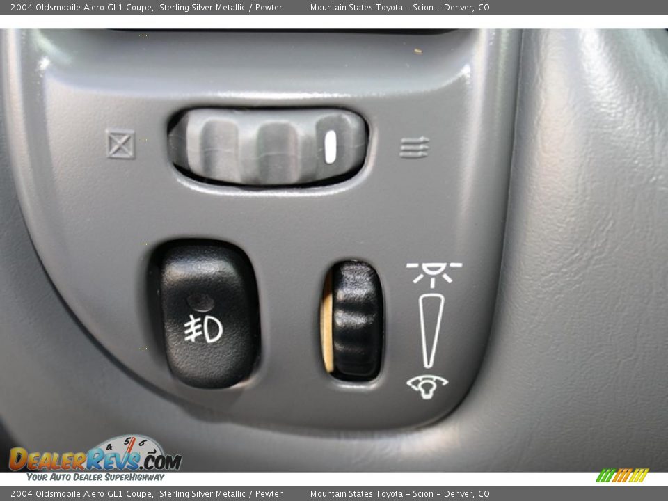 Controls of 2004 Oldsmobile Alero GL1 Coupe Photo #22